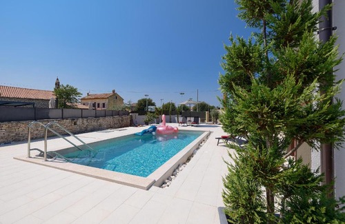 Kanfanar Casa | House Bronzin