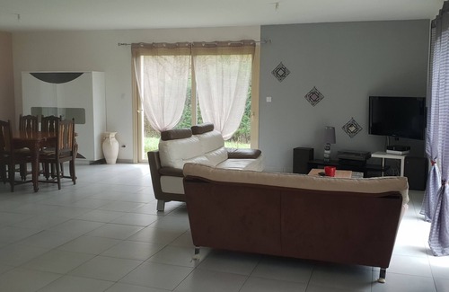 Condat-sur-Vezere Casa | Casa por un rio