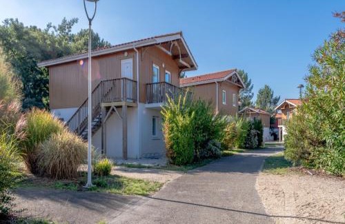 Parentis-en-Born Apartamento | House by Lake Biscarrosse with Terrace