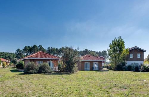 Parentis-en-Born Apartamento | House by Lake Biscarrosse with Terrace