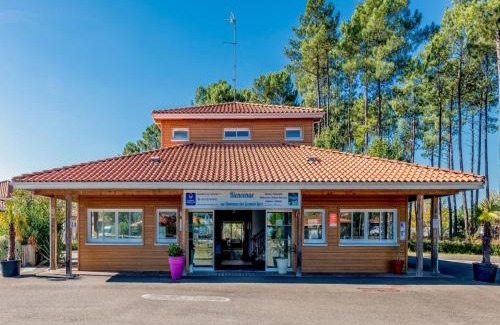 Parentis-en-Born Apartamento | House by Lake Biscarrosse with Terrace