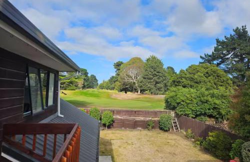 Christchurch Casa | House by the golf course