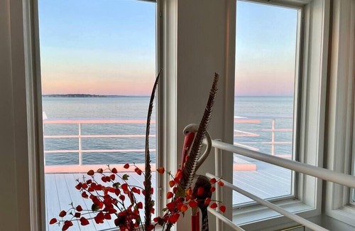 Little Nahant Casa | House by the Sea - Glocca Morra