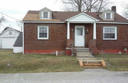 Aliquippa Apartamento | House can sleep 8 or more people