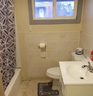 Aliquippa Casa | House can sleep 8 or more people