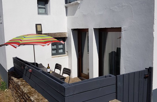 Saint-Armel Casa | House, Central Village location, near cafe/boulangerie, 300m from coast.