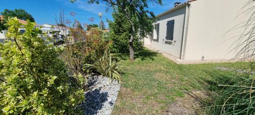 Medis Casa | HOUSE CLOSE TO ROYAN AND SEASIDE, GROUND FLOOR, QUIET AND COMFORTABLE