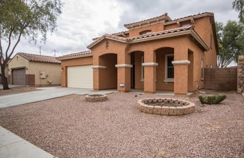 Tuscano Casa | House completely furnished, (Pet friendly) backyard sunset view