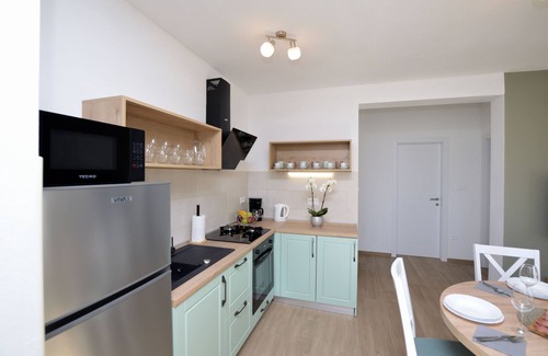 Lasici Casa | House Danci (91441-K1) - Lasici