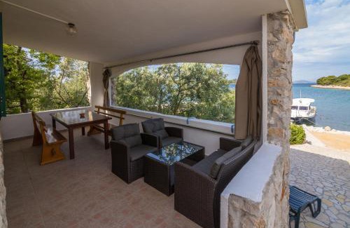 Tkon Casa | House Dino