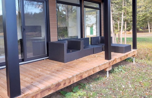 Stanstead Township Casa | House directly on the lake front