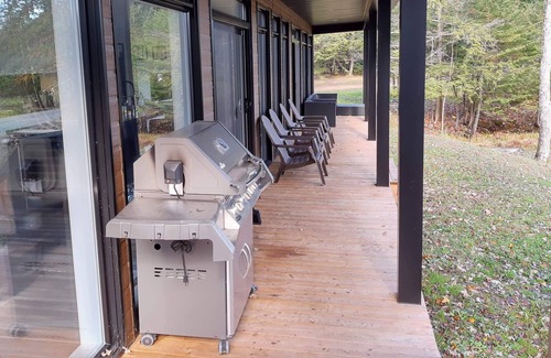 Stanstead Township Casa | House directly on the lake front