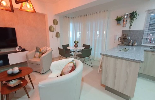 Downtown Santo Domingo Casa | Elegante y acogedor apto. Santo Domingo, Pool /Gym