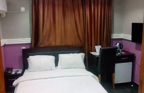 Ibadan Hotel | House Eleven Hotels and Apartments