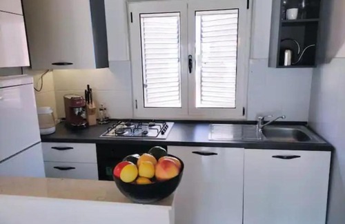 Drasnice Apartamento | House Elisa 10 m to the sea