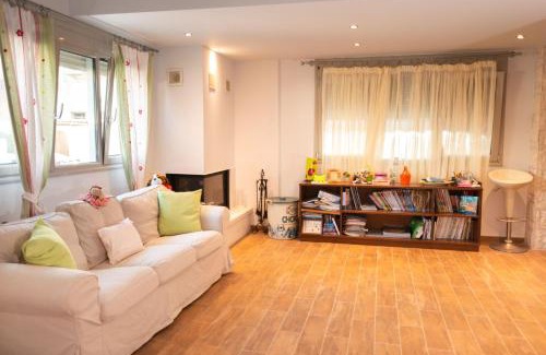 Neo Kalamaki Casa | House Euphoria
