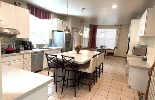 Castle Pines North Casa | House -Extend your stay to SAVE! Visit Gorgeous Castle Pines, CO- Great location