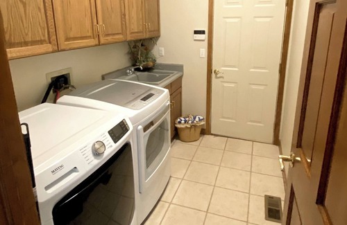 Castle Pines North Casa | House -Extend your stay to SAVE! Visit Gorgeous Castle Pines, CO- Great location