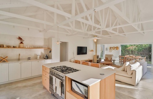 Onrus Casa | House Fál · Private gem with large garden