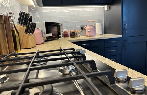 Shoreham-by-Sea Casa | House few Mins From Beach With hot tub & Sauna