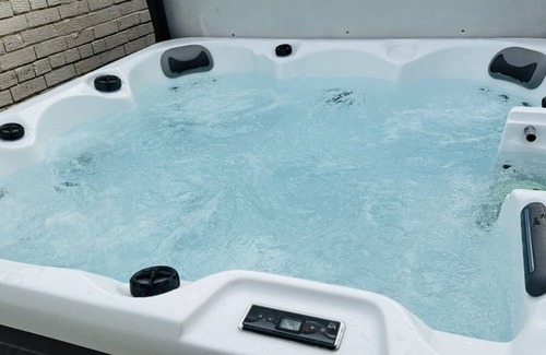 Shoreham-by-Sea Casa | House few Mins From Beach With hot tub & Sauna