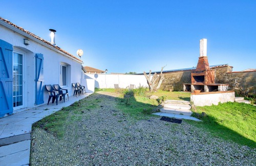 Saint-Michel-en-l'Herm Casa | House for 6 in Vendée with garden