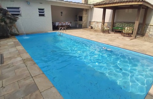 Loty Casa | Casa de pie en la arena - Itanhaém con piscina y barbacoa