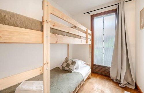 La Celle-sous-Gouzon Casa | House for 11 people, 2 intimate and friendly apartments