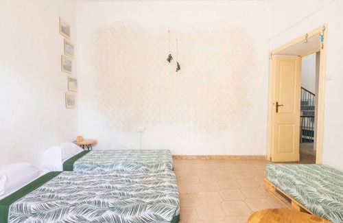 Dorgali Cama Y Desayuno | House for 12 with 4 bedrooms and 3 bathrooms