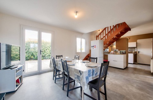 Guisseny Chalet De Esquí | Casa para 6 personas con terraza y jardín