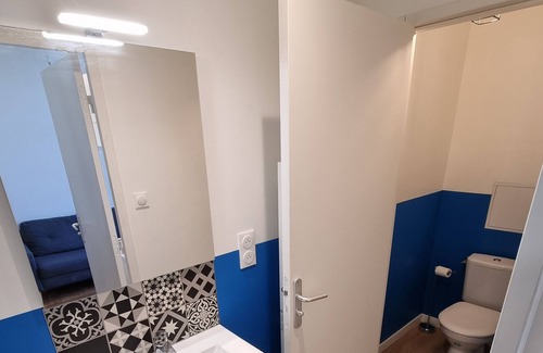 Villeurbanne Casa | House for 8 people near Lyon (free parking)
