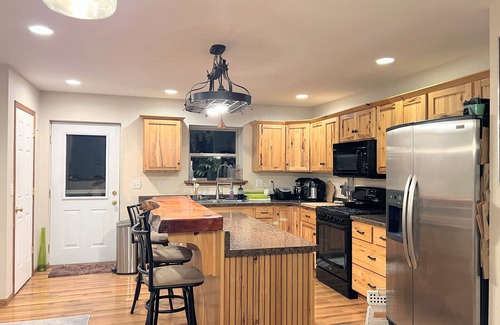 Black Wolf Casa | House for EAA, 6 miles from grounds