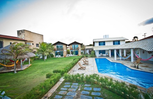 Aquiraz Casa | Casa para Eventos en la Playa con chalets independientes en la orilla de la Playa Aquiraz