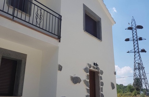 Navaluenga Casa | Casa para grupos Grandes, con piscina, Naturaleza, Orilla del río Alberche.