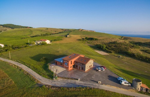 Bareyo Casa | Casa para grupos grandes frente a la playa