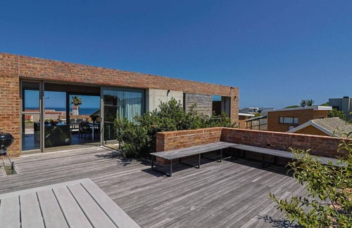 Onrus Casa | House Fynbos | Designer House | Sea & Mountain Views