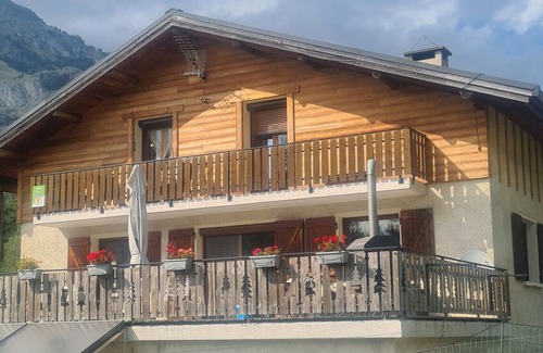 Termignon Casa | Casita de campo 'Gîte Les Mélèzes' con vistas a la montaña, balcón y Wi-Fi