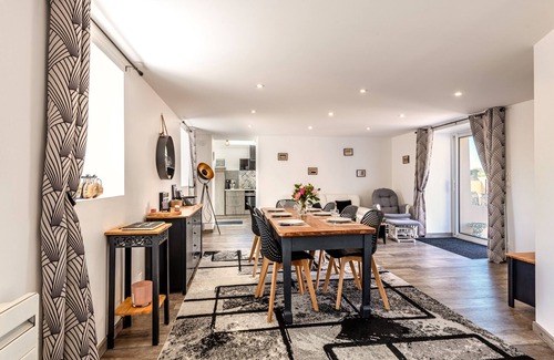 Guilers Casa | Casita de campo 'Gite 8 Pers Au Calme - 9kms Plages' con terraza compartida, jardín privado y Wi-Fi