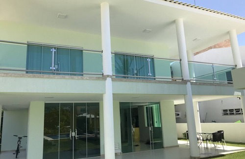 Centro Casa | Casa Guarajuba Alto Estándar Cond. Paraíso de los Lagos - Piscina, Wi-fi y Sky
