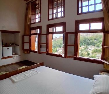 Gjirokaster Hotel | House Hotel Cela