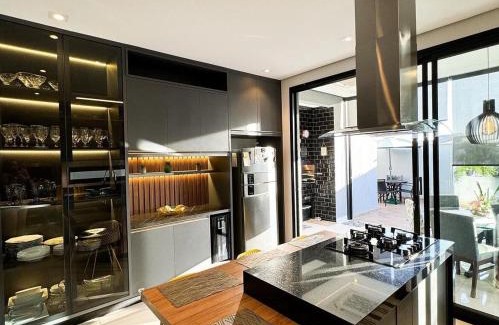 Campos Elisios Villa | House in a Climatized Condominium with heated pool