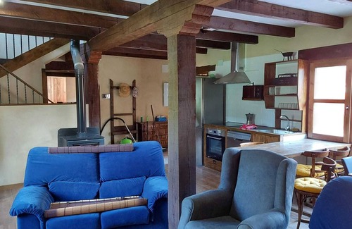 Alar del Rey Cabaña | Casa en pueblo tranquilo entre montañas y muy bien comunicado.