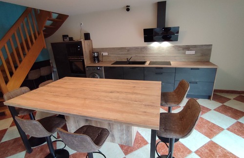 Guern Casa | House in a haven of greenery, 3 bedrooms, 3 bathrooms, heated indoor pool