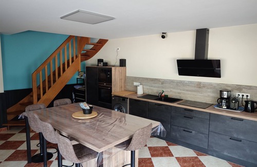Guern Casa | House in a haven of greenery, 3 bedrooms, 3 bathrooms, heated indoor pool