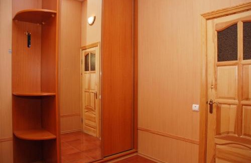 Obolons'kyi District Casa | House in Bohatyrska street