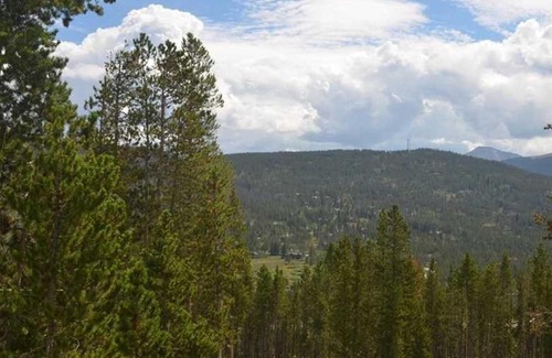 Breckenridge Casa | House in Breck! Private Hot Tub! Amazing Views! Fireplace! Large Deck!