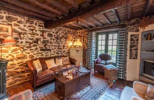 Grand Coo Casa | House in Coo near Famous Waterfalls