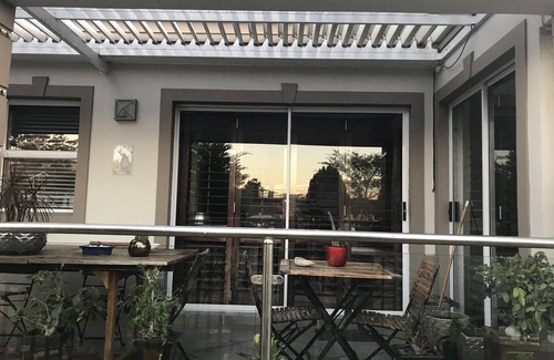 Trawal Casa | Casa en Durbanville Sonstraal Hights; Es tierras vinícolas .25 km de Ciudad del Cabo.