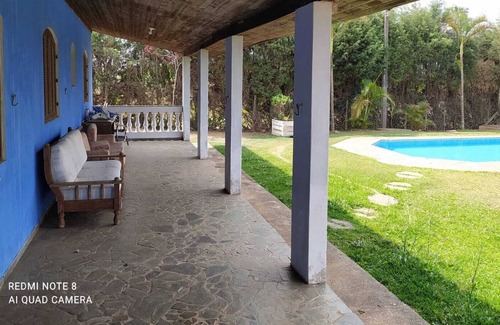 Mairinque Cabaña | Casa en zona vallada, con piscina, barbacoa, campo y parking.