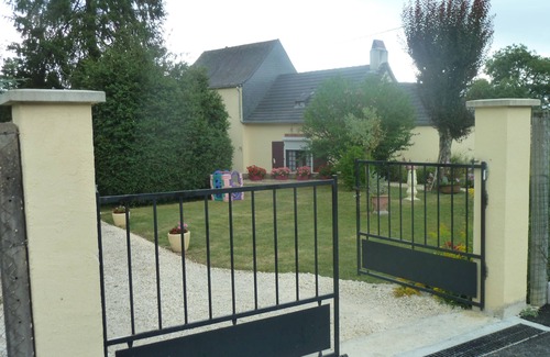 Le Lardin-Saint-Lazare Casa | Casa en pequeño pueblo muy tranquilo, cálido, cerca de la Lascaux cuevas 4